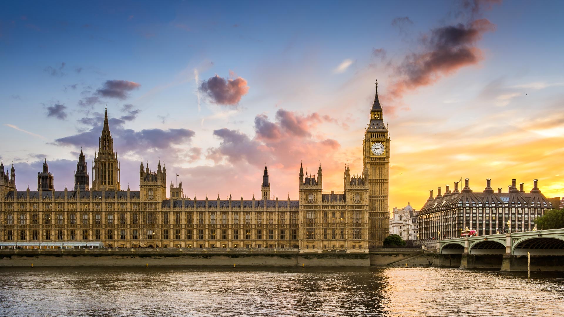 英国伦敦威斯敏斯特宫，大本钟和国会大厦