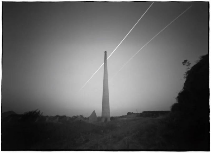 陈晓峰针孔摄影作品：编号：2013 79号；相机：亚里士多德号；焦距：49毫米；孔径：0.28毫米；滤镜：-2红镜 -2阻光镜；感光材料：公元6寸黑白胶片；时间：2013年9月16日