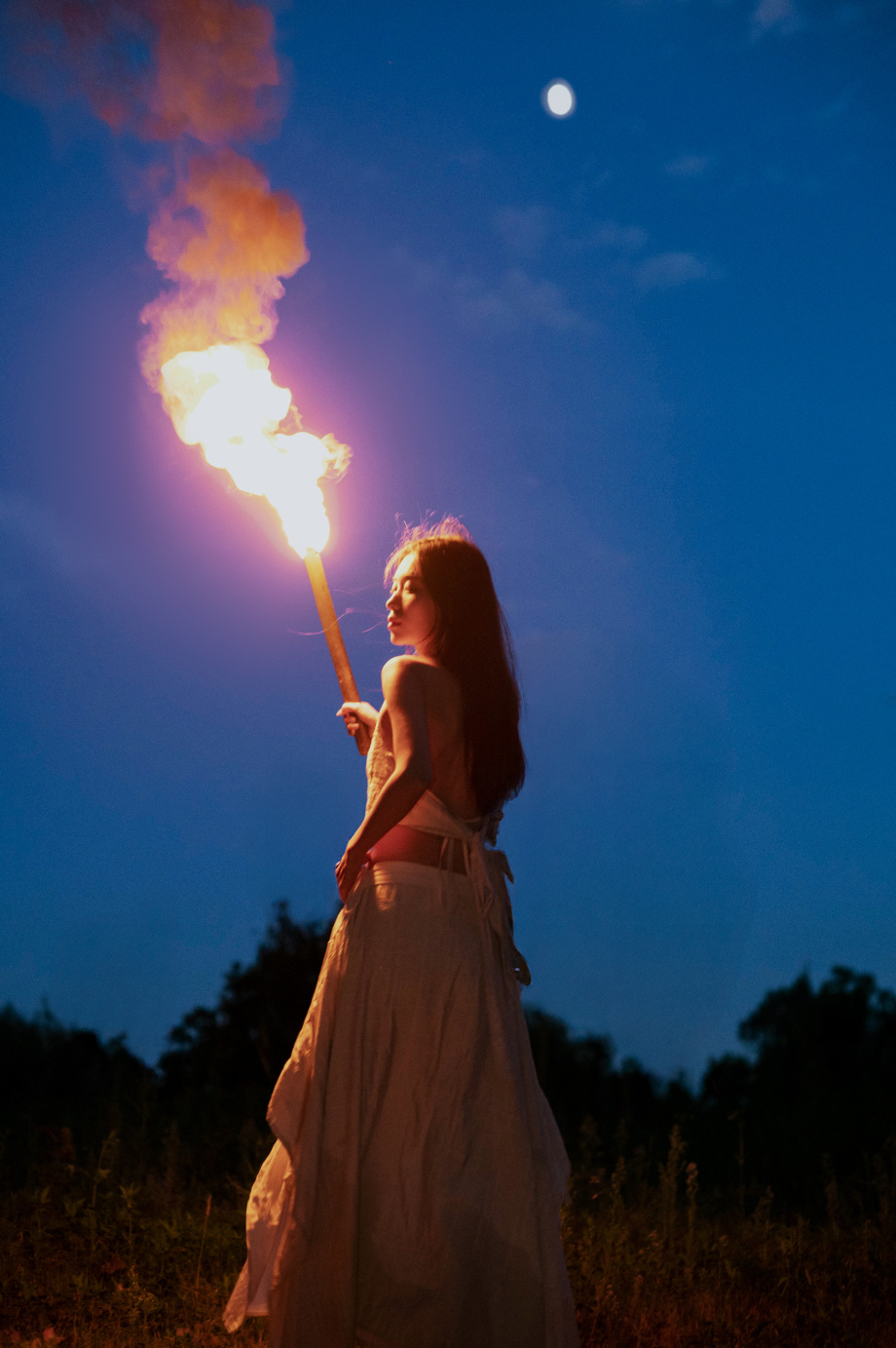 天暗下来，我就是光