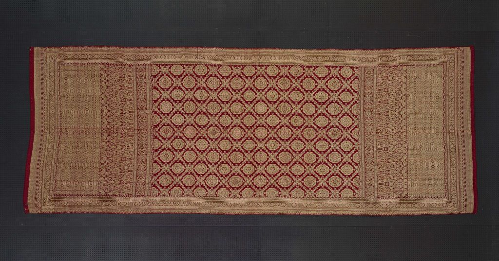 印尼 苏门答腊 19世纪 花卉几何纹织金锦肩布