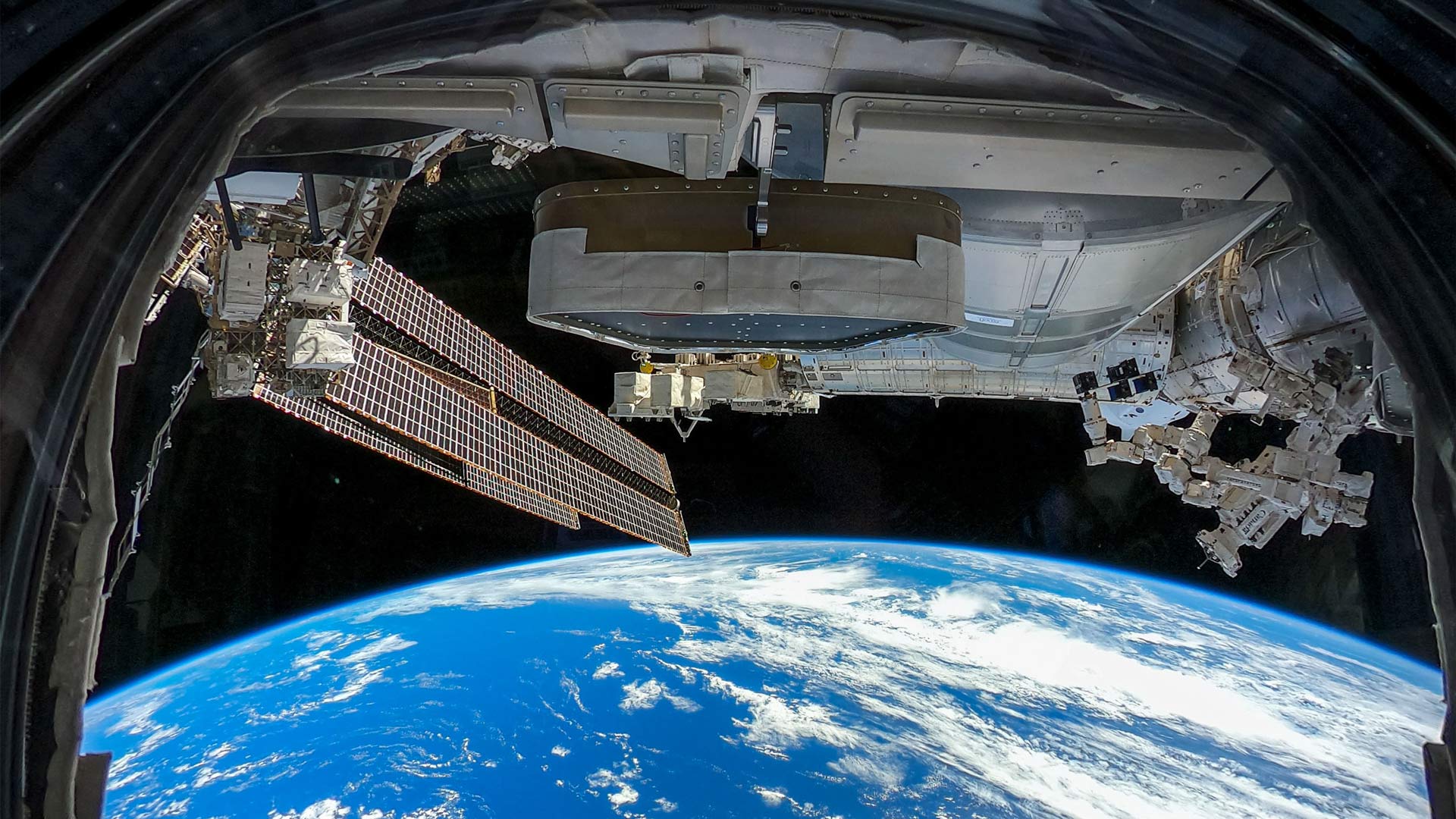 国际空间站穹顶视角下的南太平洋