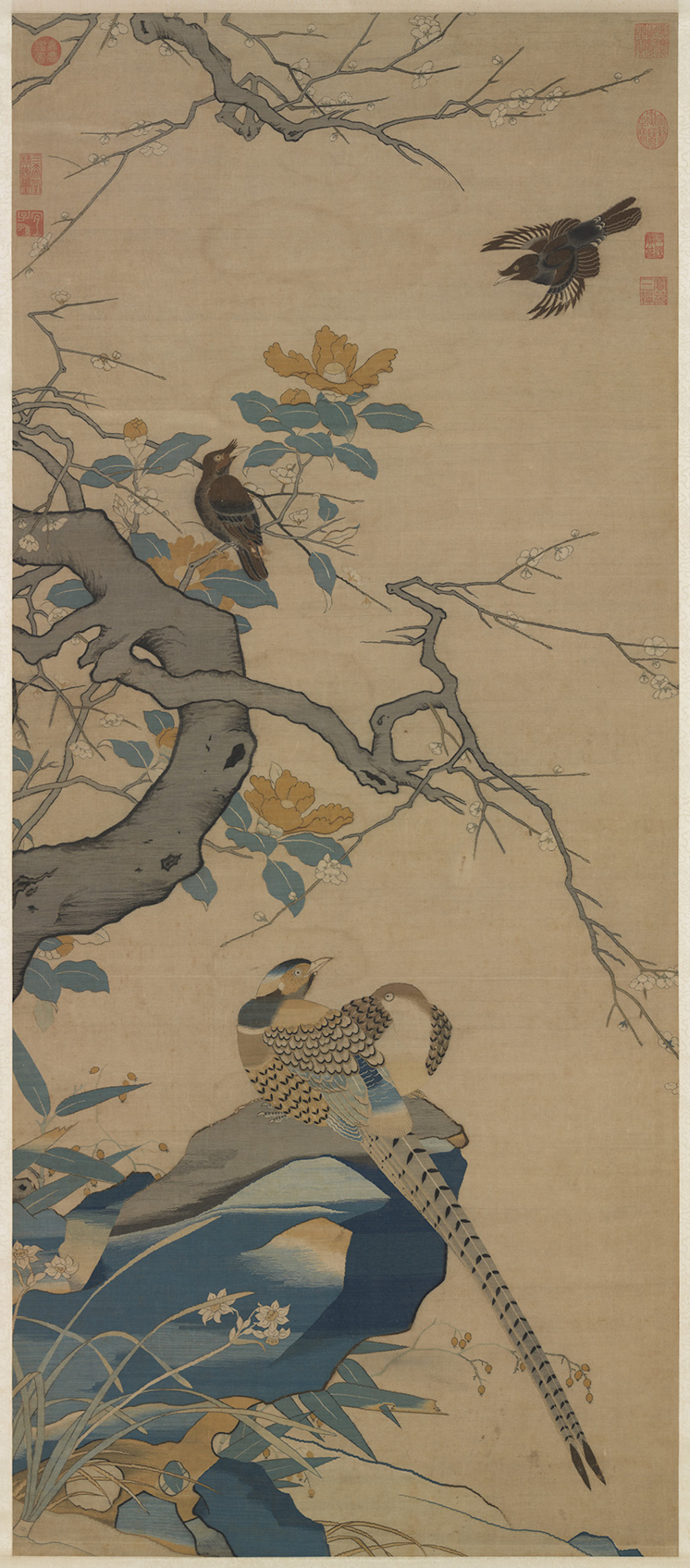 传宋缂丝岁朝花鸟轴