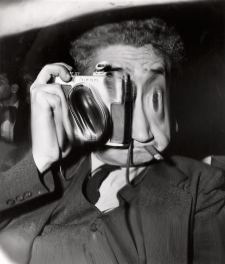 Weegee, “Weegee” (c. 1958), photograph (image © International Center of Photography/Getty Images; courtesy International Center of Photography)